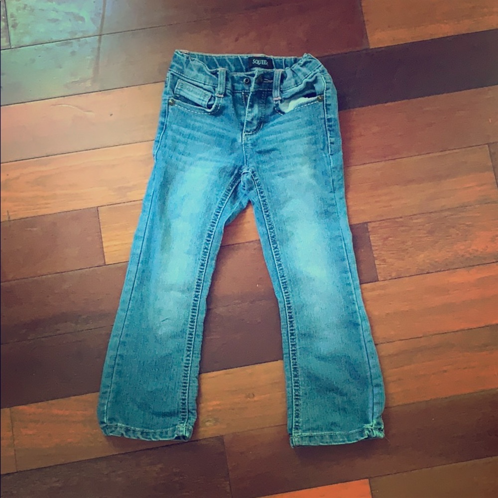 Cute boot cut jeans! 💓